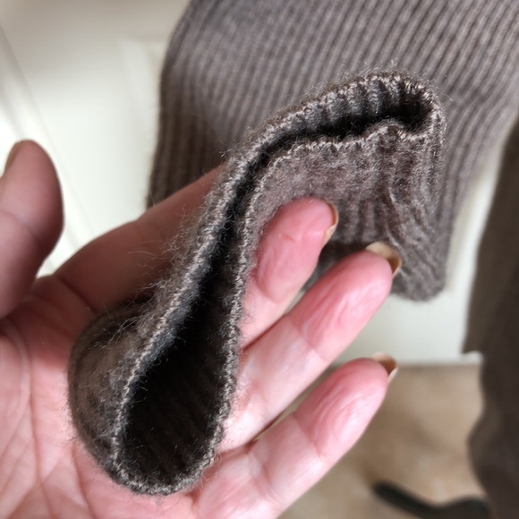 - Ann Taylor wool Sweater - Picture 8 of 8